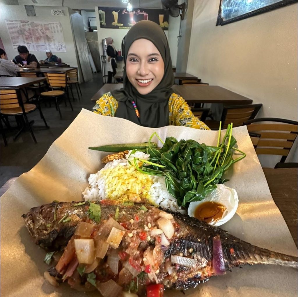 Tempat Makan di Gua Musang