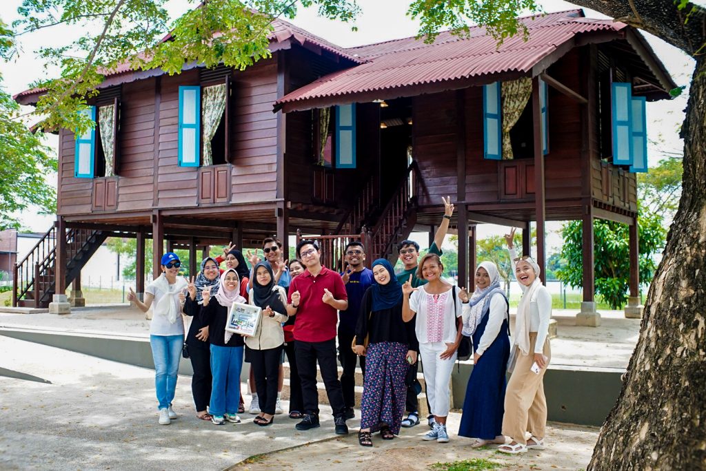 Galeri Rumah Lat